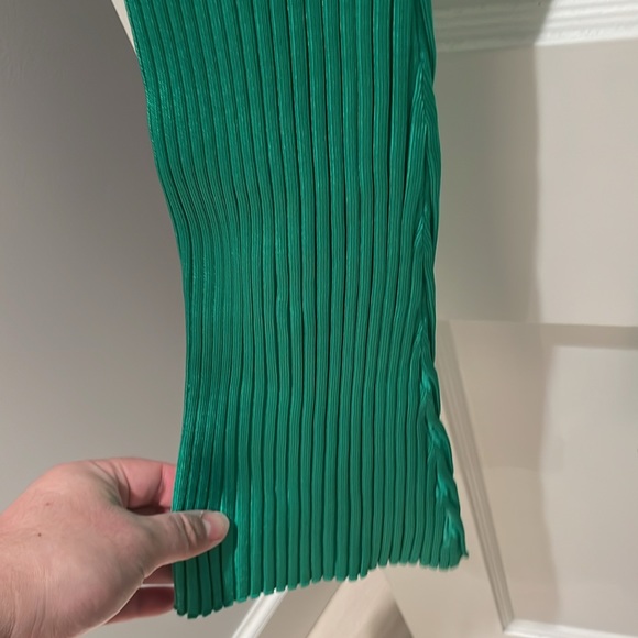 Stretchy size 1-2 or size 4 really stretchy stripe legging pants with flare - Picture 4 of 8